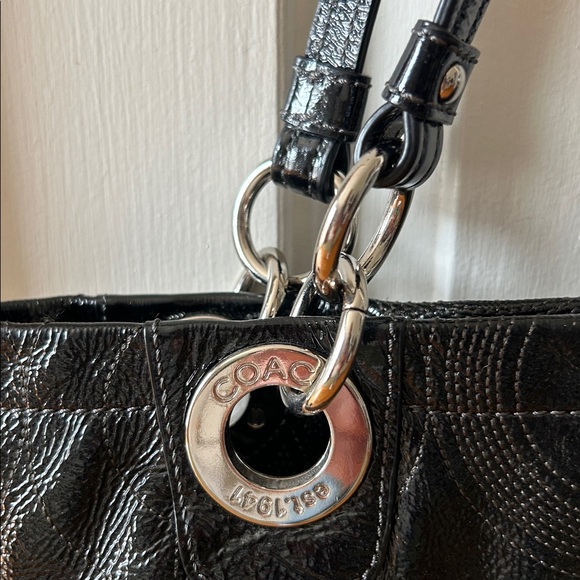 Elegant Coach Black Tote Bag - Picture 3 of 14